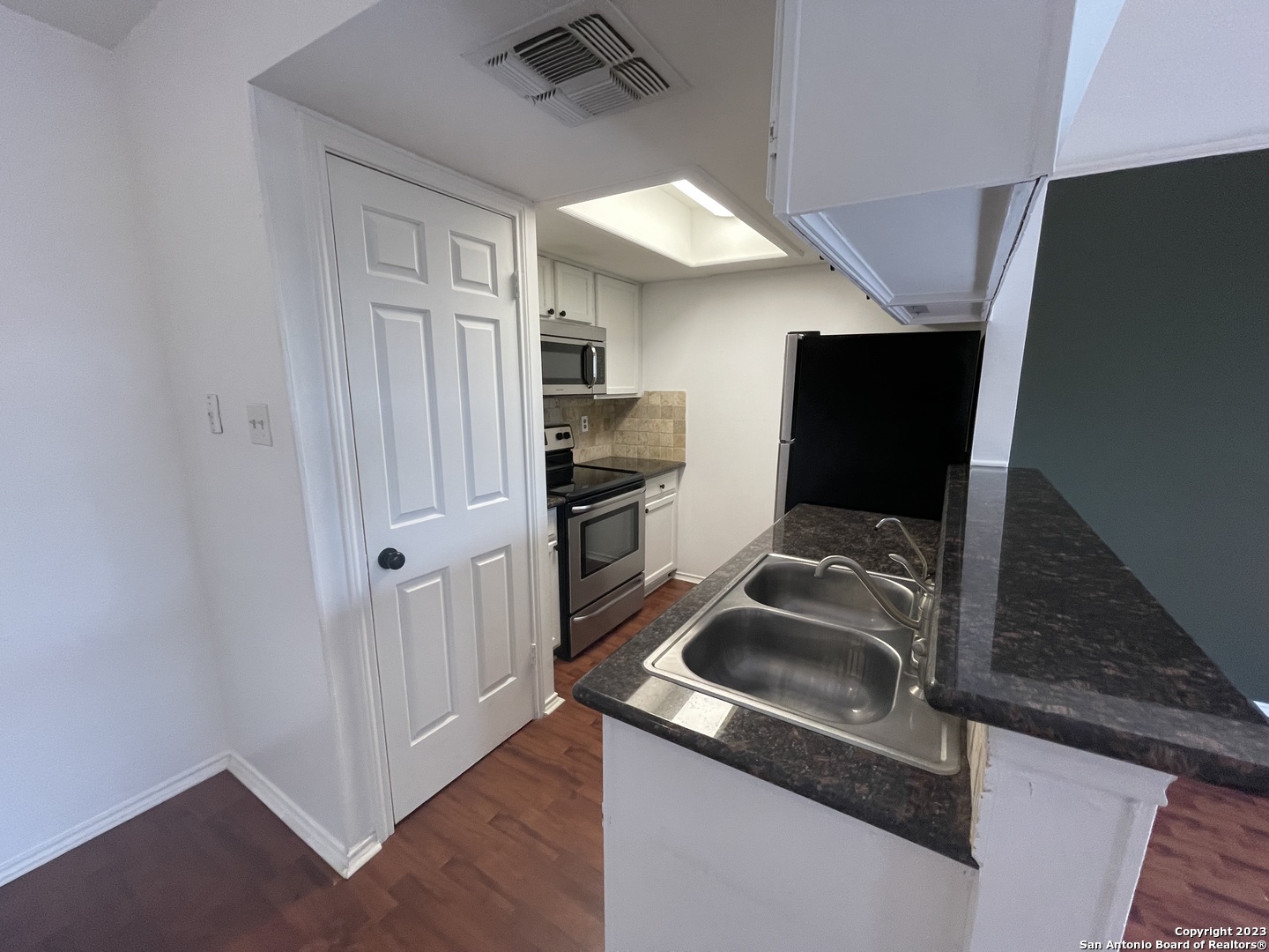 11610 Vance Jackson Road, Unit 104 San Antonio, TX 78230 - Photo 6 of 13