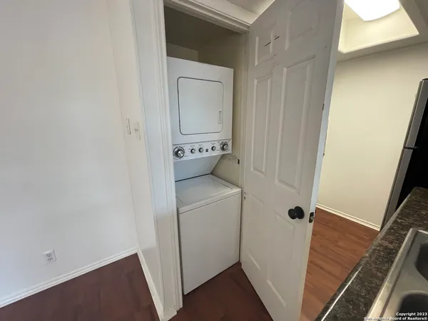 $975 | 11610 Vance Jackson Road, Unit 104, San Antonio, TX 78230