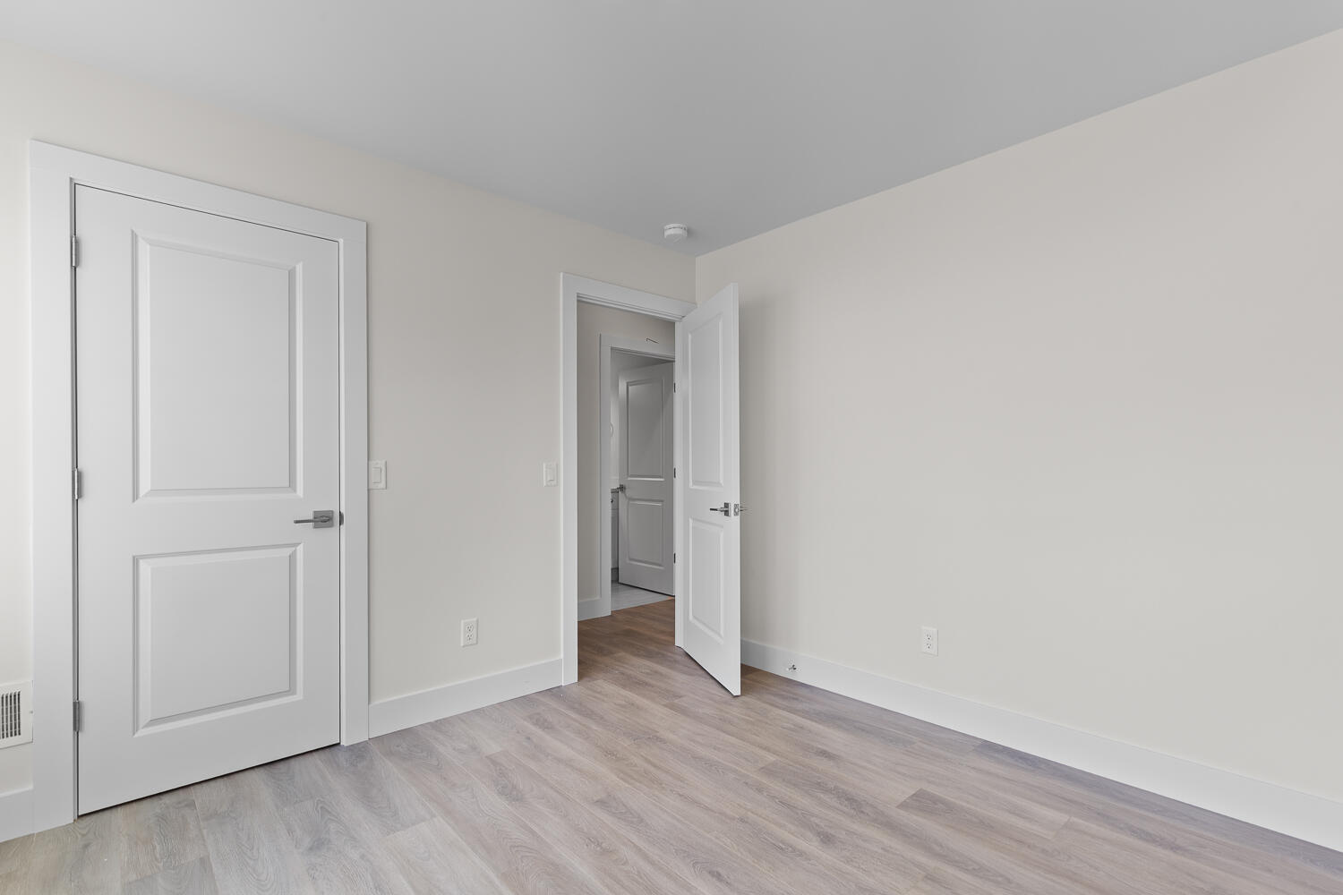 2511 Clinton Way Jackson, MI 49201 - Photo 17 of 37 2020 Green Acres Dr - 1012