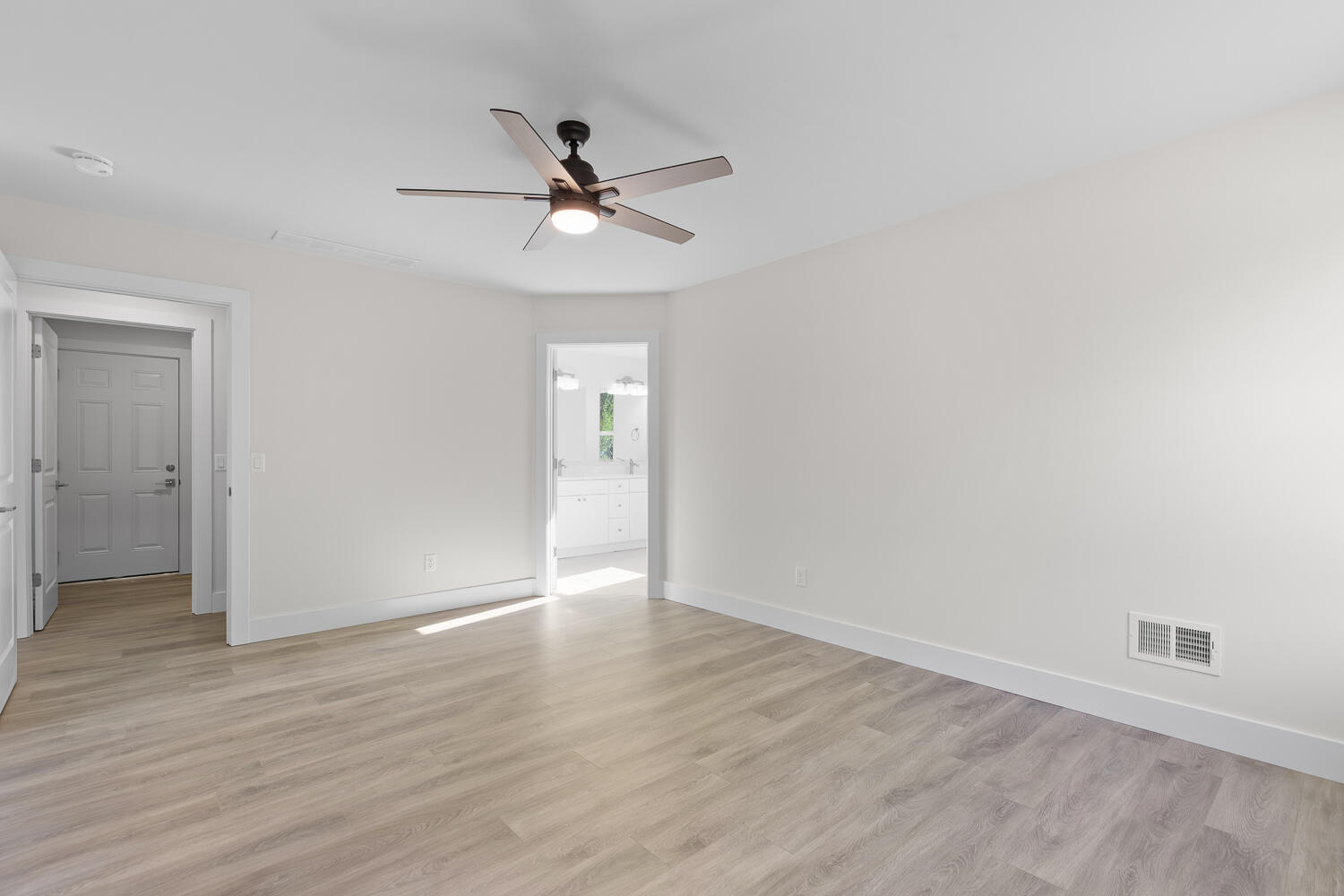 2511 Clinton Way Jackson, MI 49201 - Photo 27 of 37 2020 Green Acres Dr - 1028