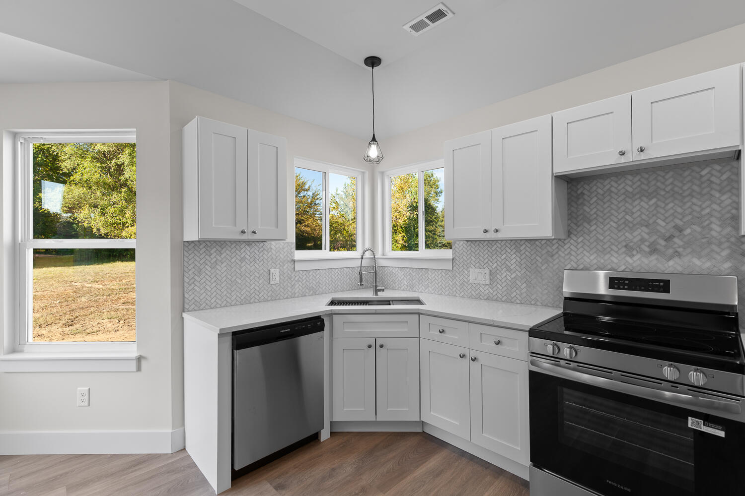 2511 Clinton Way Jackson, MI 49201 - Photo 7 of 37 2020 Green Acres Dr - 1015