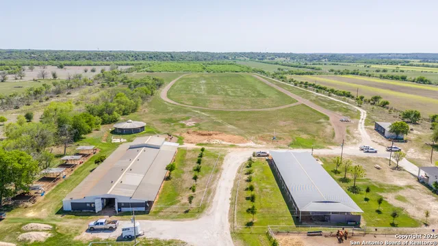 $1,900,000 | 10023 Farm To Market 1303, Floresville, TX 78114