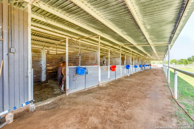 $1,900,000 | 10023 Farm To Market 1303, Floresville, TX 78114