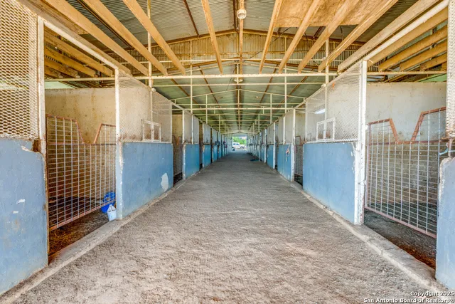 $1,900,000 | 10023 Farm To Market 1303, Floresville, TX 78114