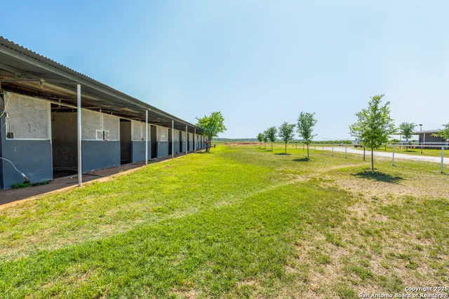 $1,900,000 | 10023 Farm To Market 1303, Floresville, TX 78114