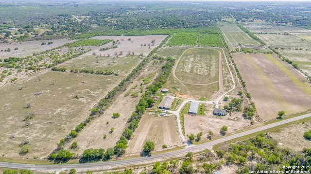 $1,900,000 | 10023 Farm To Market 1303, Floresville, TX 78114