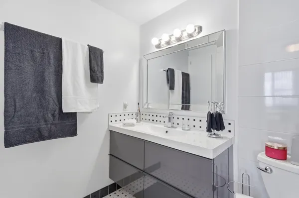 $165,000 | 4330 Hillcrest Drive, Unit 804, Hollywood, FL 33021
