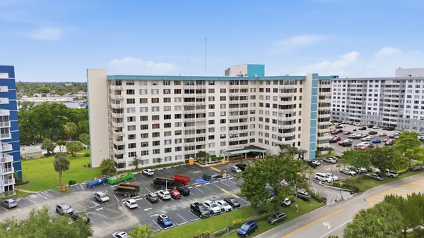 $165,000 | 4330 Hillcrest Drive, Unit 804, Hollywood, FL 33021