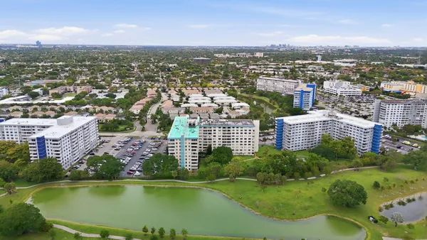 $165,000 | 4330 Hillcrest Drive, Unit 804, Hollywood, FL 33021
