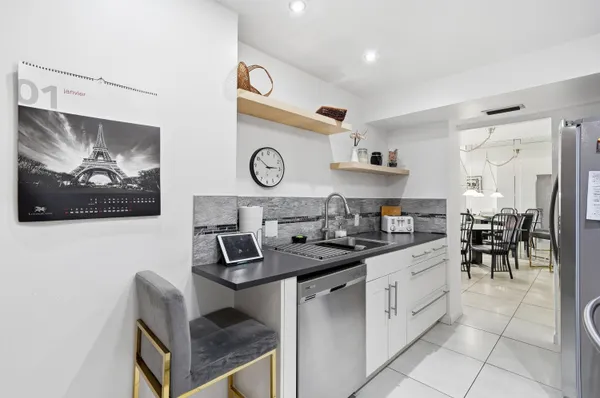 $165,000 | 4330 Hillcrest Drive, Unit 804, Hollywood, FL 33021