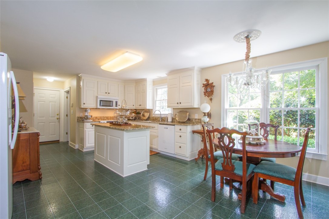 103 Creekside Court Anderson, SC 29621 - Photo 12 of 43 Gallery Image 12