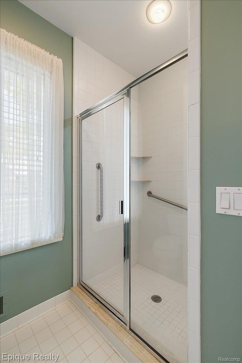 5675 Golf Pointe Drive Clarkston, MI 48348 - Photo 32 of 80 55-5675 Golf Pointe-55.jpg