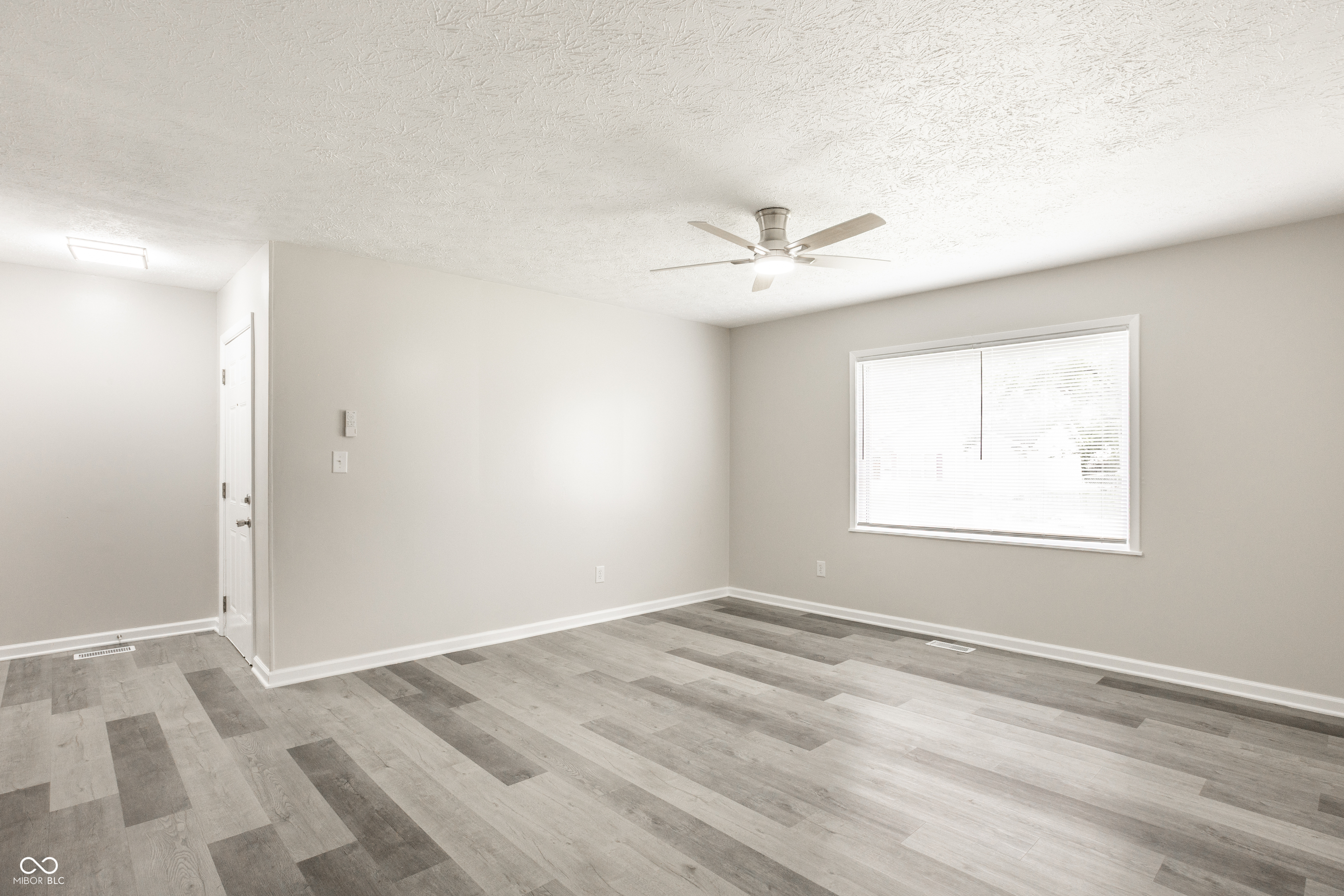 9969 Montery Road Indianapolis, IN 46235 - Photo 5 of 29