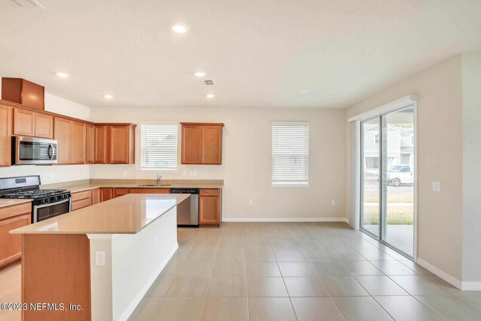 160 Red Barn Road St. Augustine, FL 32092 - Photo 24 of 32 Kitchen to eating space