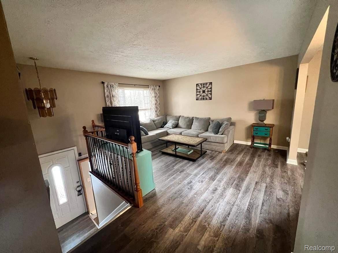 1784 Byron Road Howell, MI 48855 - Photo 24 of 26 278843668_341512334712418_2296221507909727025_n.jpg