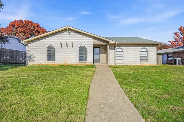 $2,550 | 1519 Cherokee Trail, Plano, TX 75023