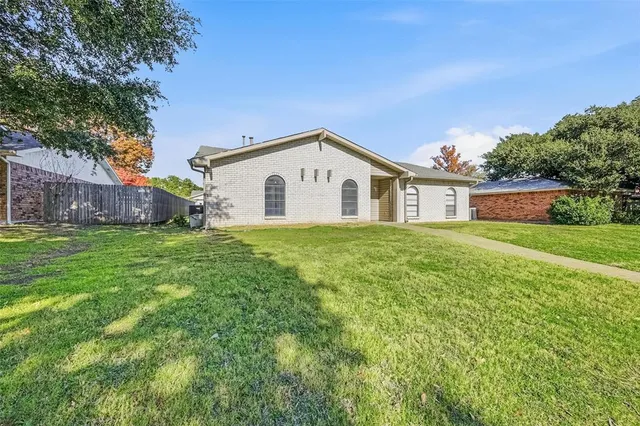 $2,550 | 1519 Cherokee Trail, Plano, TX 75023