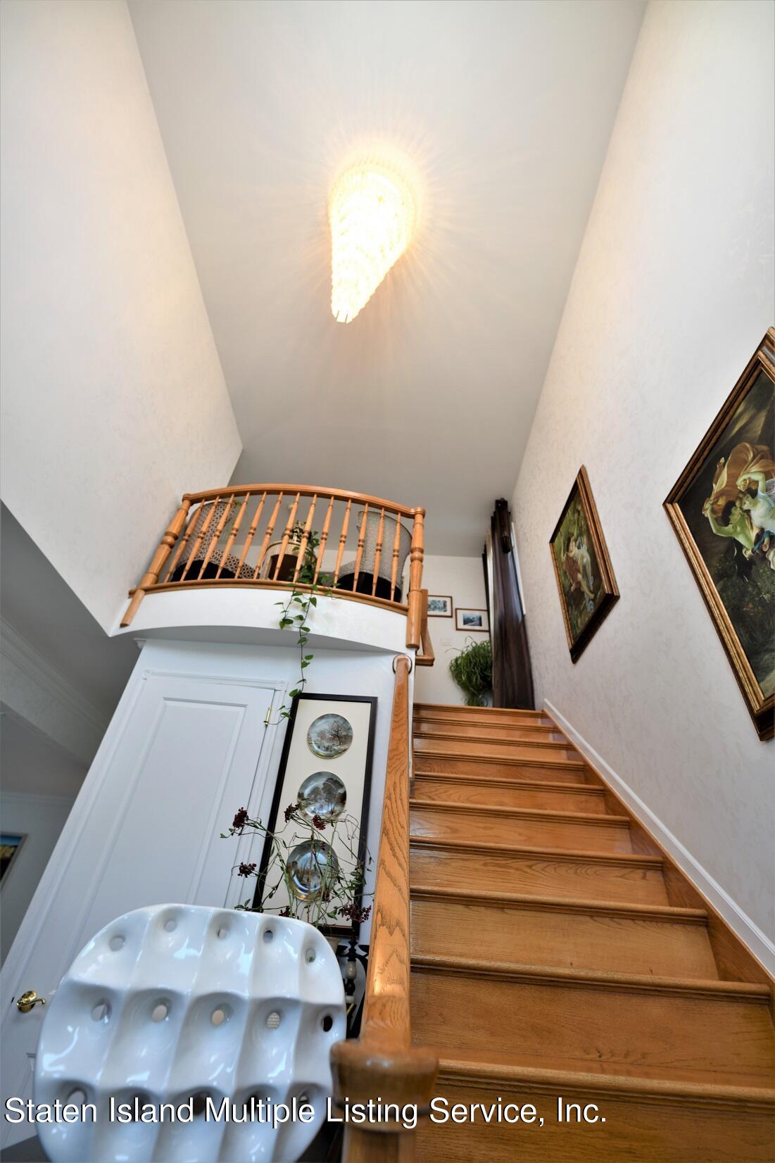 76 Nicole Loop Staten Island, NY 10301 - Photo 18 of 46 No.18