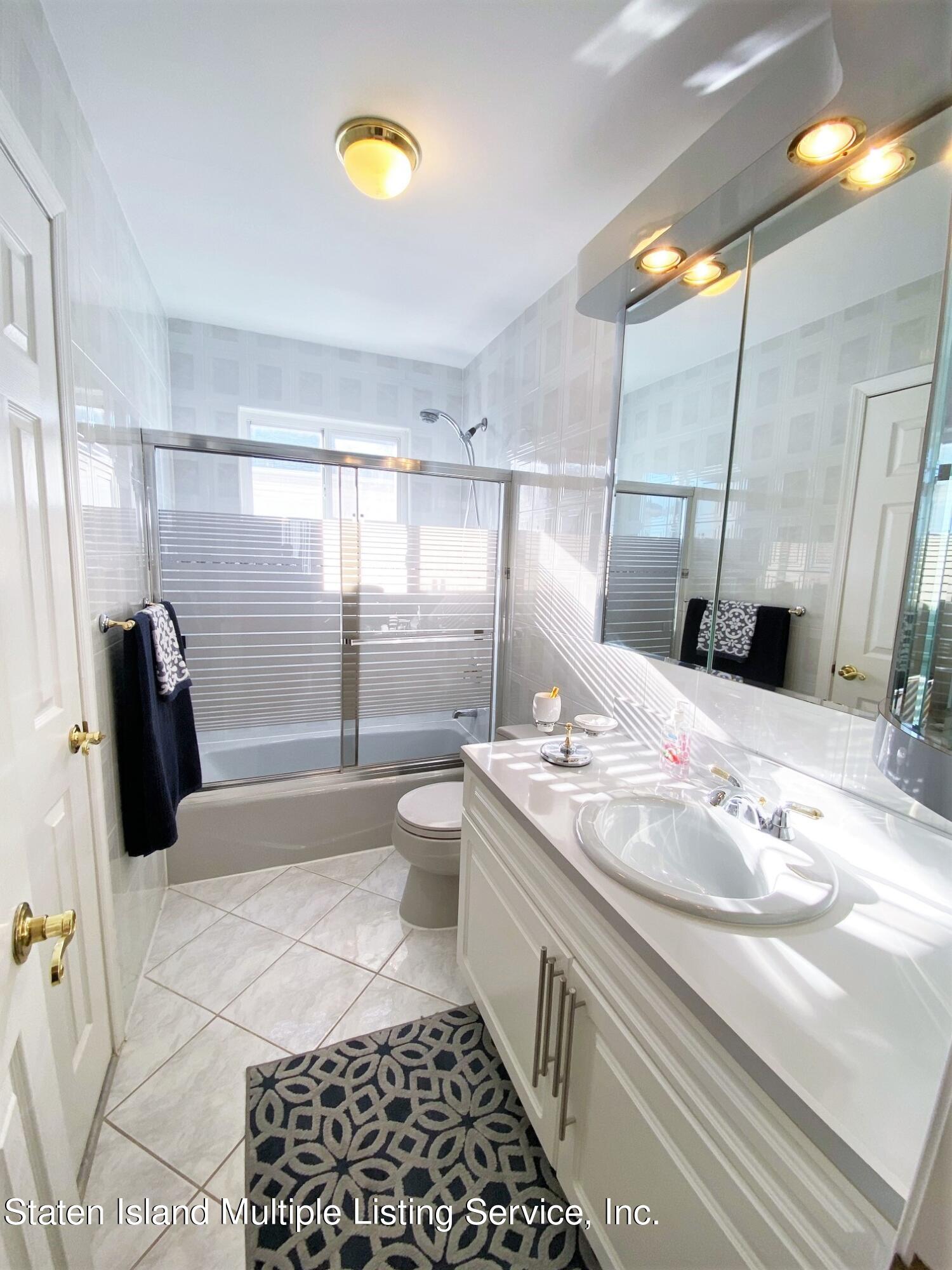 76 Nicole Loop Staten Island, NY 10301 - Photo 29 of 46 No.29