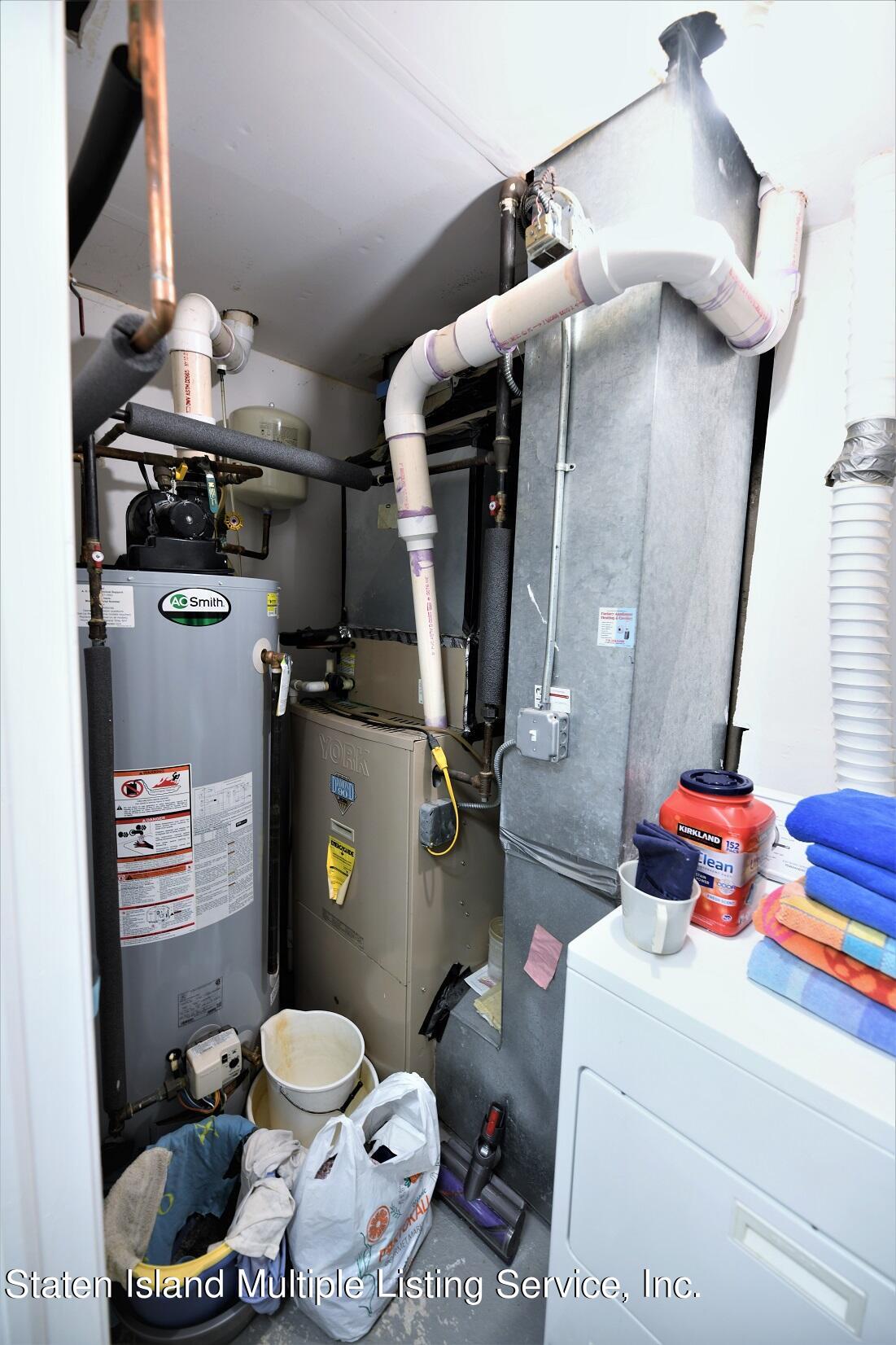 76 Nicole Loop Staten Island, NY 10301 - Photo 36 of 46 No.36