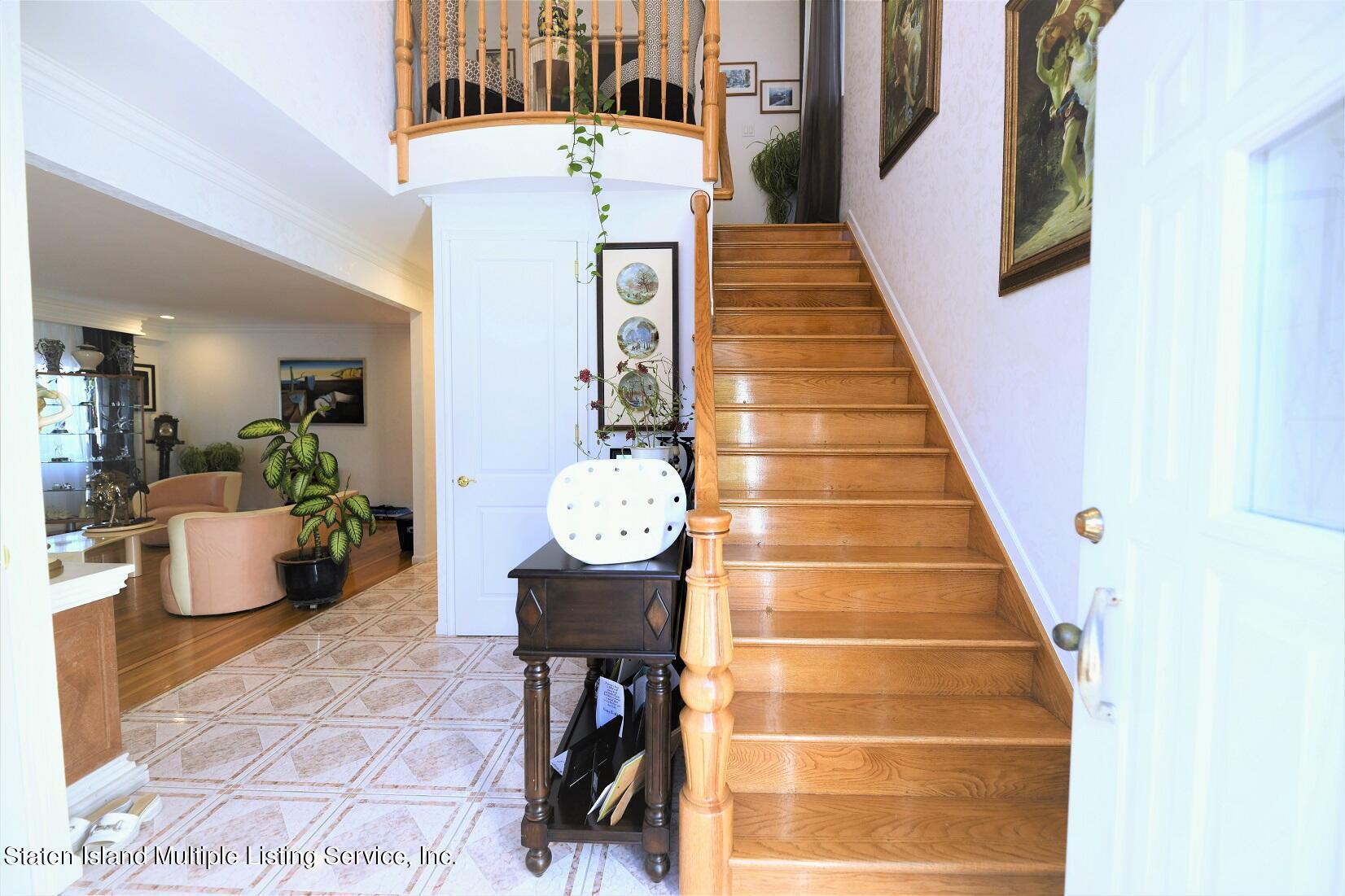 76 Nicole Loop Staten Island, NY 10301 - Photo 4 of 46 No.4