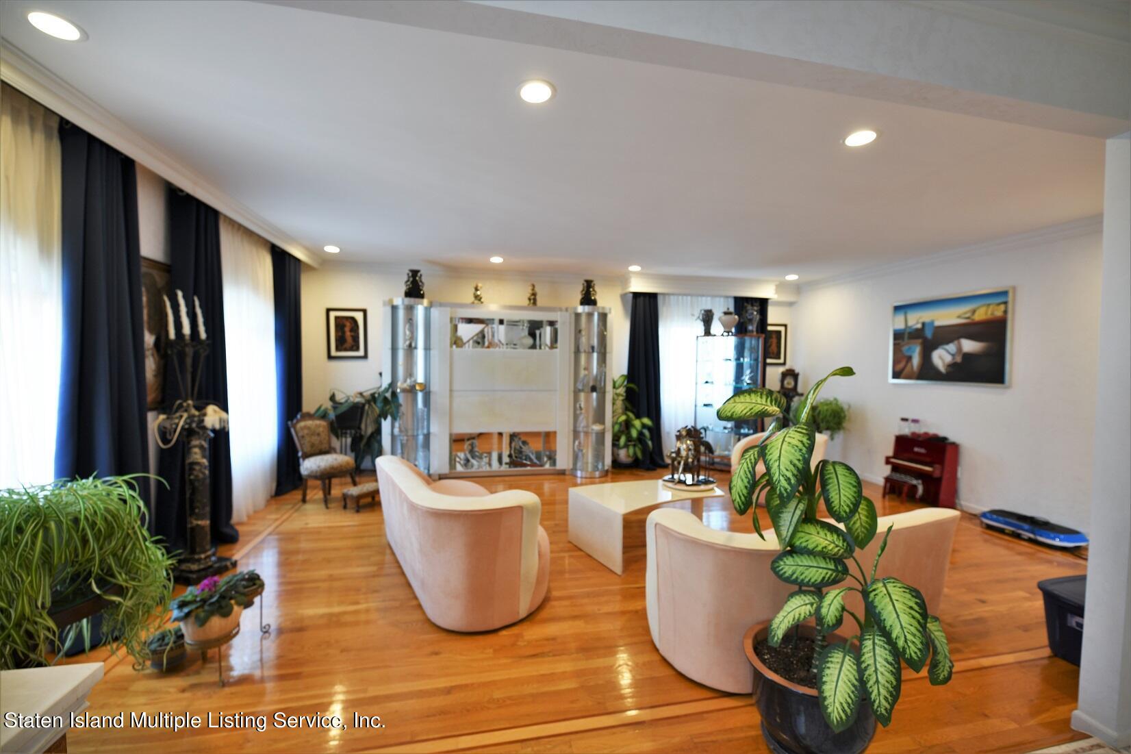 76 Nicole Loop Staten Island, NY 10301 - Photo 5 of 46 No.5