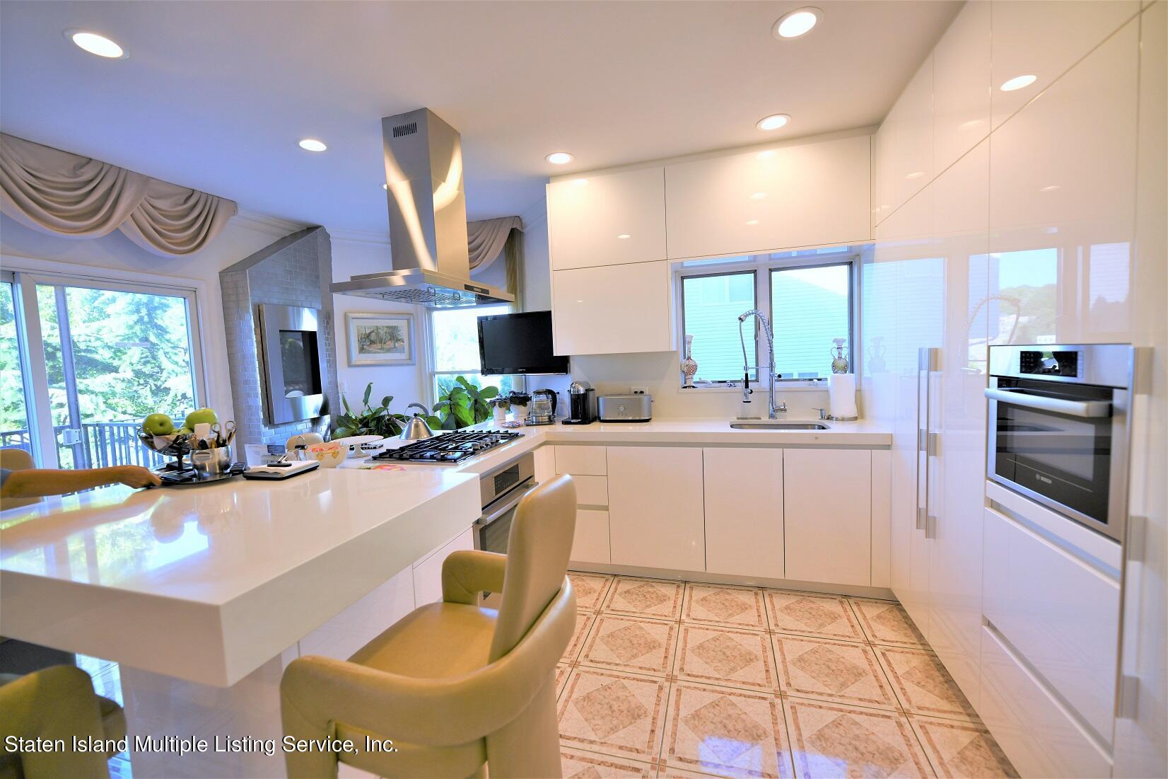 76 Nicole Loop Staten Island, NY 10301 - Photo 8 of 46 No.7