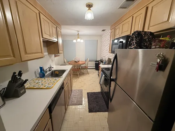 $3,000 | 84 Walpole Street, Unit 2B, Canton, MA 02021