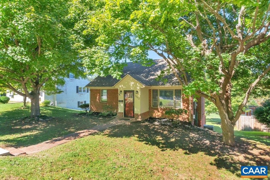 1063 Lyndhurst Road Waynesboro, VA 22980 - Photo 3 of 43 Gallery Image 3