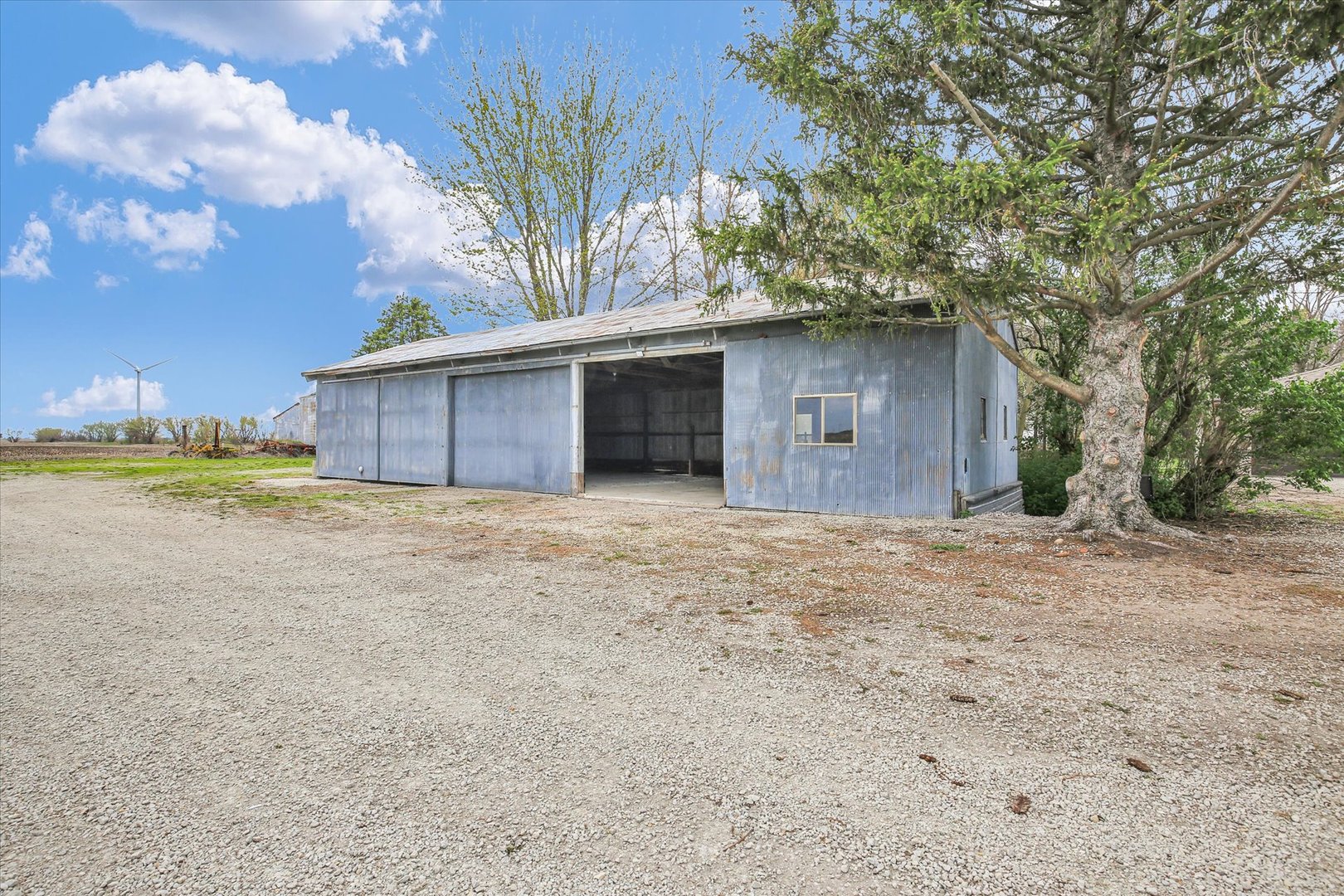 2279 East 500th Road North Paxton, IL 60957 - Photo 2 of 40