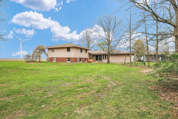 $299,900 | 2279 East 500th Road North, Paxton, IL 60957