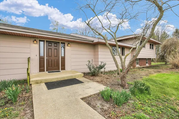 $299,900 | 2279 East 500th Road North, Paxton, IL 60957