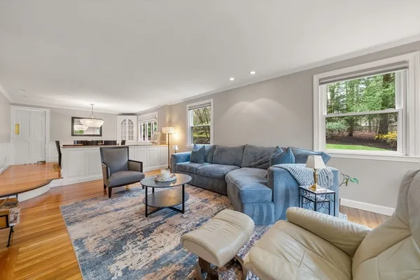 $2,325,000 | 11 Sterling Road, Wellesley, MA 02482