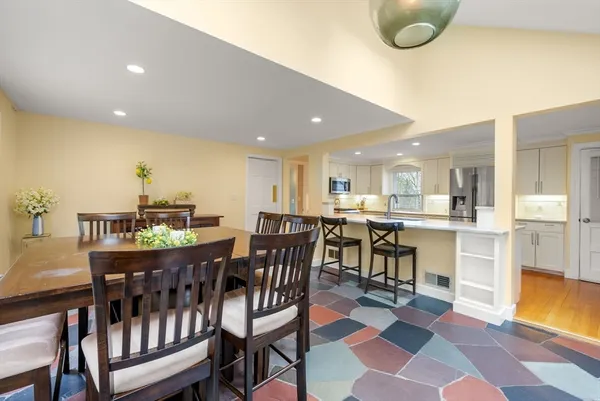 $2,325,000 | 11 Sterling Road, Wellesley, MA 02482