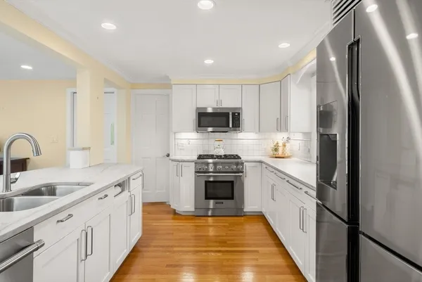 $2,325,000 | 11 Sterling Road, Wellesley, MA 02482