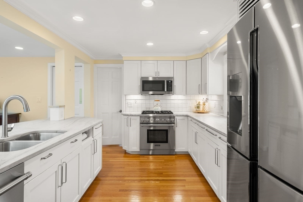 11 Sterling Road Wellesley, MA 02482 - Photo 18 of 42