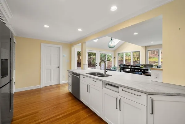 $2,325,000 | 11 Sterling Road, Wellesley, MA 02482