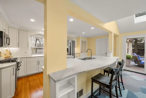 $2,325,000 | 11 Sterling Road, Wellesley, MA 02482