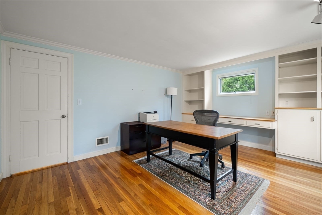 11 Sterling Road Wellesley, MA 02482 - Photo 26 of 42