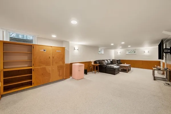$2,325,000 | 11 Sterling Road, Wellesley, MA 02482