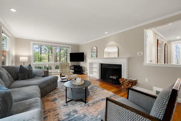 $2,325,000 | 11 Sterling Road, Wellesley, MA 02482