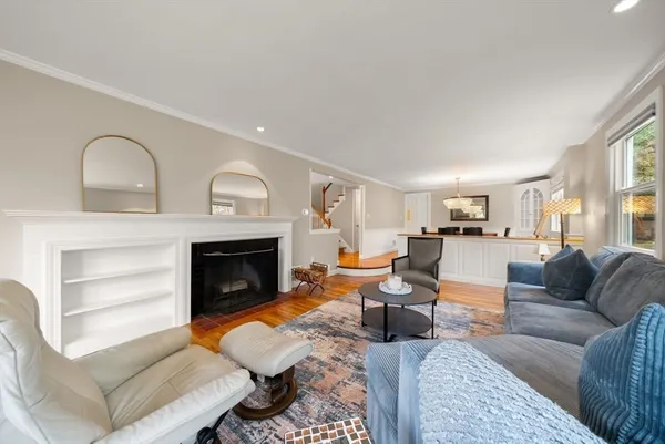 $2,325,000 | 11 Sterling Road, Wellesley, MA 02482
