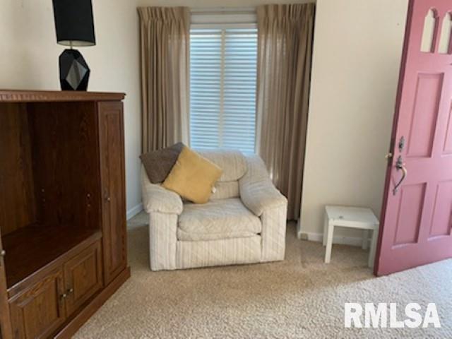 2025 Marland Street Springfield, IL 62702 - Photo 4 of 18