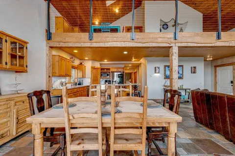 $1,495,000 | 21008 West Lakeshore Drive, Spicewood, TX 78669