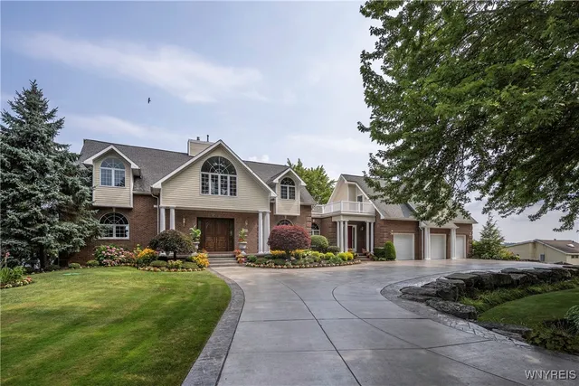 $2,790,000 | 4875 East River Road, Grand Island, NY 14072