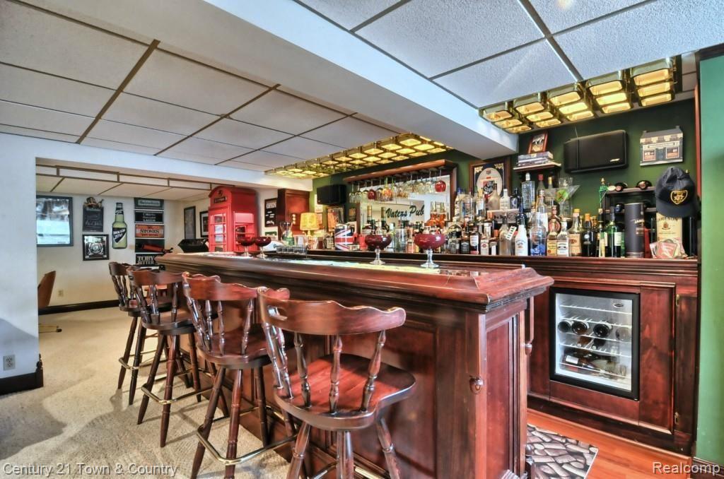 1944 Mapleridge Road Rochester, MI 48309 - Photo 23 of 36 Finished_Lower_Level_Bar.jpg