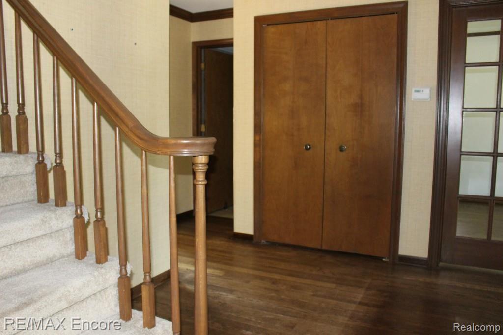 2331 Cumberland Road Rochester, MI 48307 - Photo 20 of 52 Foyer 5.jpg