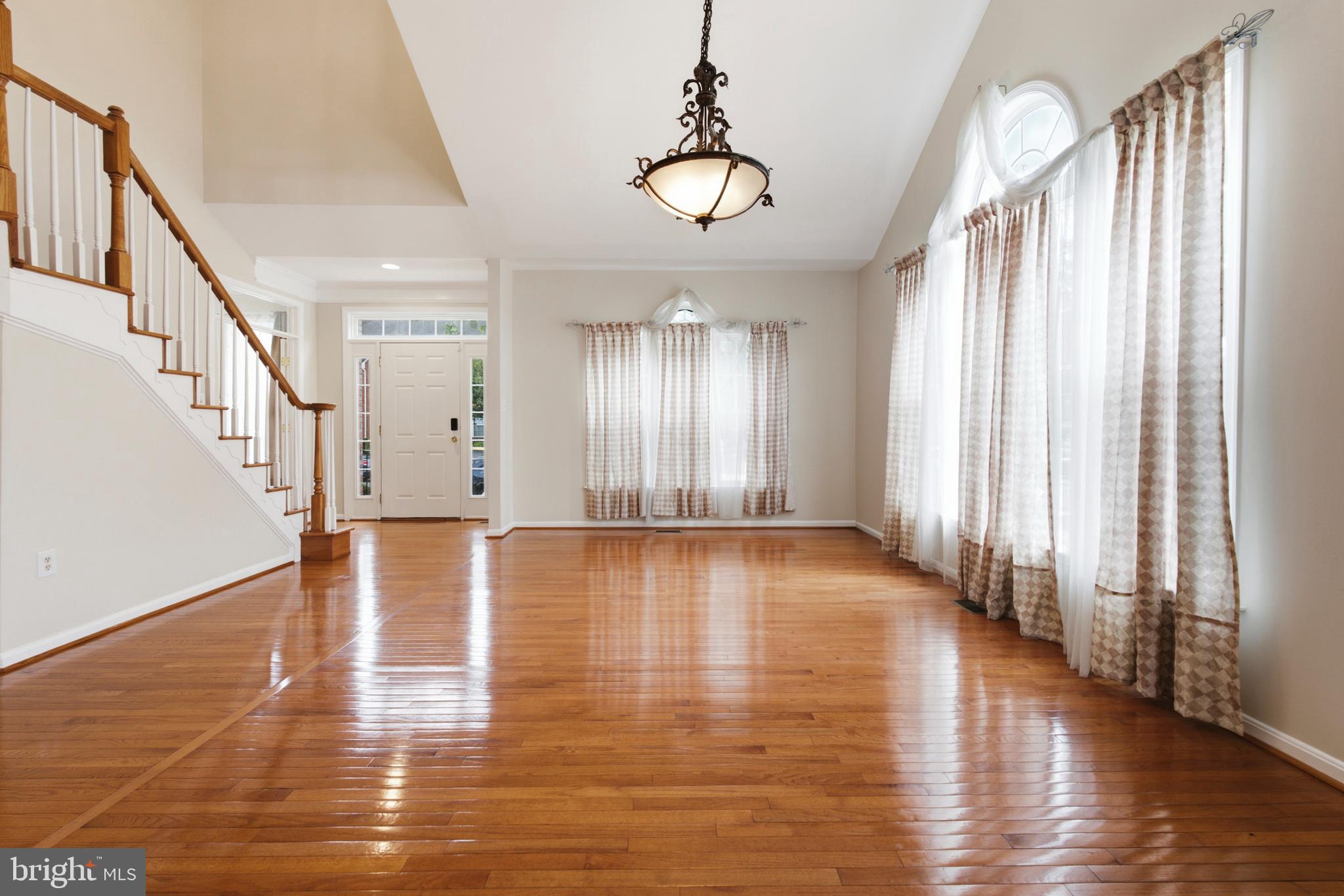 7608 Mcweadon Lane Springfield, VA 22150 - Photo 5 of 72