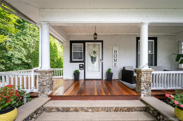 $880,000 | 737 Bradley Street, Mamaroneck, NY 10543