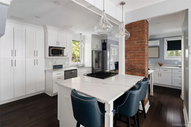 $880,000 | 737 Bradley Street, Mamaroneck, NY 10543